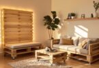 Meuble en palette DIY : table basse industrielle fabriquée avec deux palettes en bois